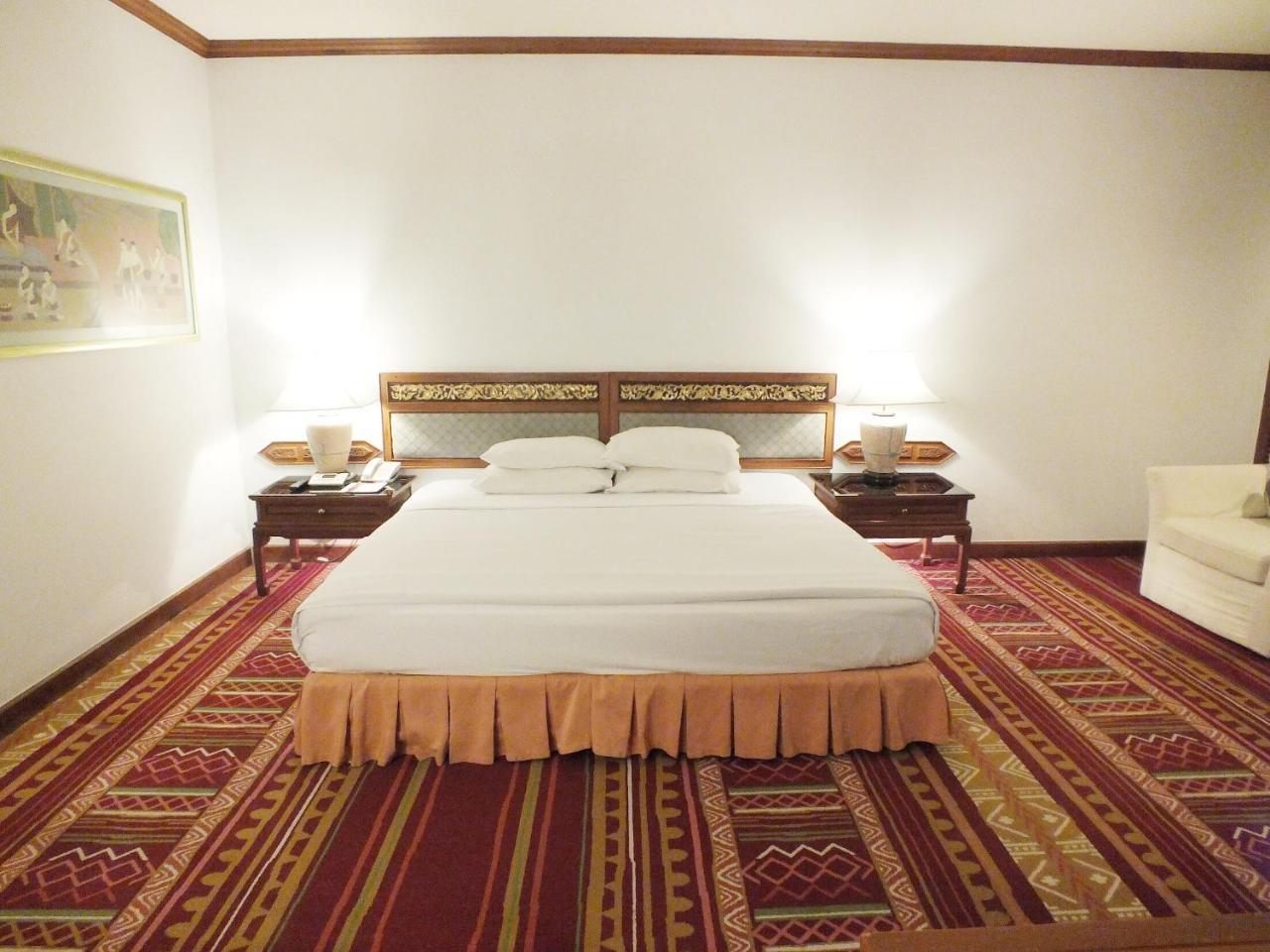 The Park Hotel, Chiang Mai Zewnętrze zdjęcie