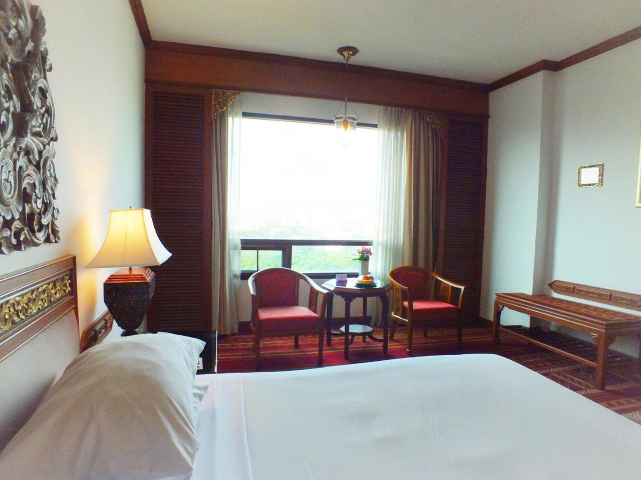 The Park Hotel, Chiang Mai Zewnętrze zdjęcie